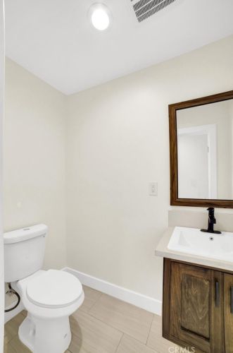 11512 La Maida St, North Hollywood CA  91601-4323 exterior