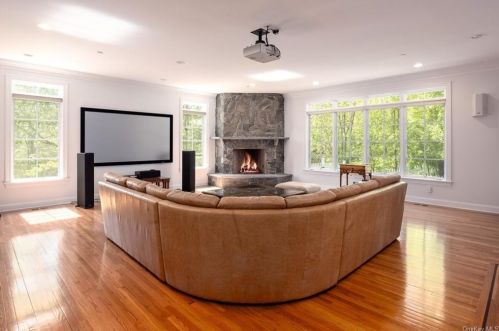 54 Buckout Rd, White Plains NY  10604-1503 exterior