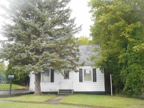 134 Jefferson Ave, Massena Center, NY 13662-1231