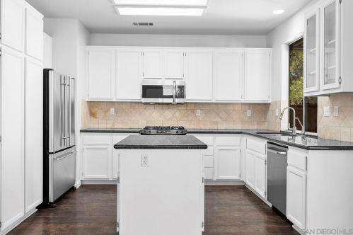30058 Laurel Creek Dr, Temecula CA  92591-3617 exterior