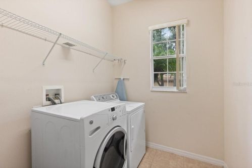 6056 Lake Melrose Dr, Orlando FL  32829-7691 exterior