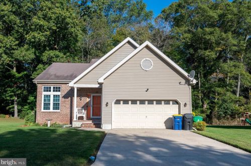 341 Carlisle Dr, Dover, DE 19904-1984