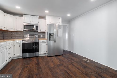 1407 Yates Ave, Boothwyn PA  19061-4635 exterior