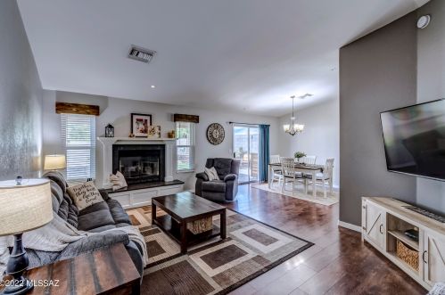 8807 Squaw Peak Dr, Tucson, AZ 85730-5708