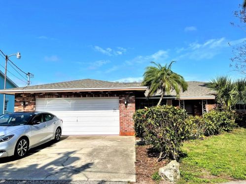 10861 Clara Ln, Saint Petersburg, FL 33708-2963
