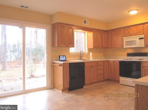 2516 Devonshire Ct, Lansdale PA  19446-4315 exterior