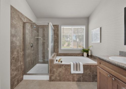 537 Stanford St, Vacaville CA  95687-4609 exterior