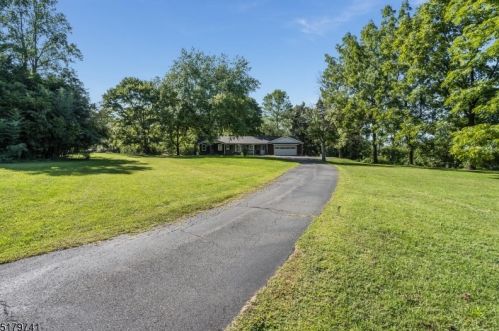 518 Route 31, East Amwell Township NJ  08551-1221 exterior