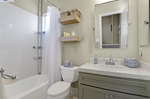 10890 Inspiration Cir, Pleasanton CA 94568-5560 exterior