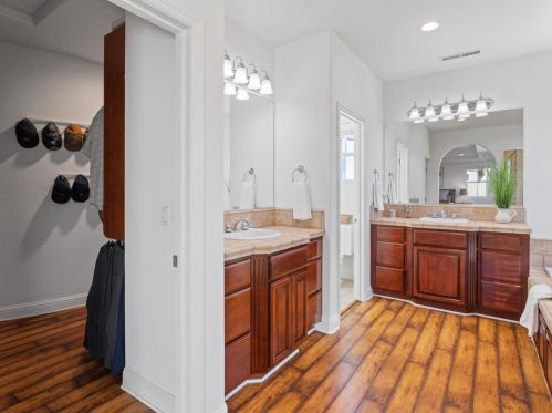 2075 Merlot Dr, Morgan Hill CA  95037-3883 exterior