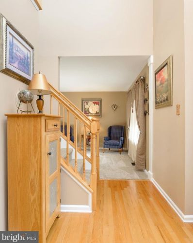 13 Woodcrest Ct, West Deptford, NJ 08051-2128