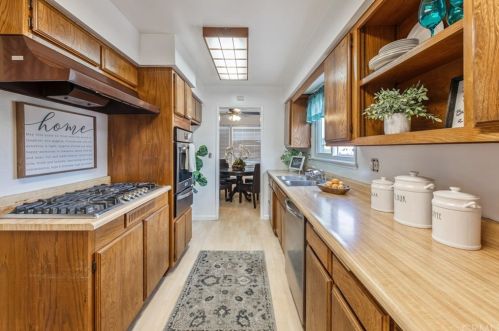 6350 San Rolando Cir, Buena Park CA  90620-3637 exterior