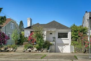 7751 32nd Ave, Seattle, WA 98118-4001