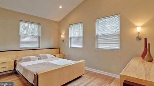 7127 Roosevelt Ave, Falls Church VA  22042-1623 exterior