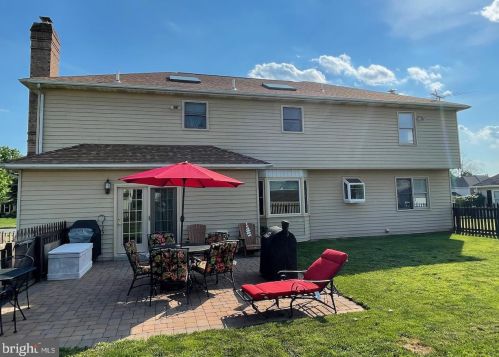 1567 Potter Dr, Pottstown PA 19464-2978 exterior