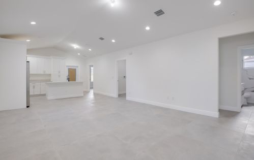 1111 2nd St, West Palm Beach, FL 33404-7627
