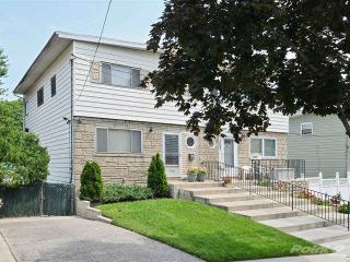 1633 Waring Ave, Bronx, NY 10469-6319