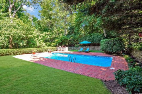 10 Deauville Ct, Northport NY  11768-2156 exterior