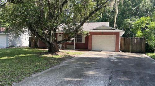 654 Minnesota Ave, Deland, FL 32720-3226