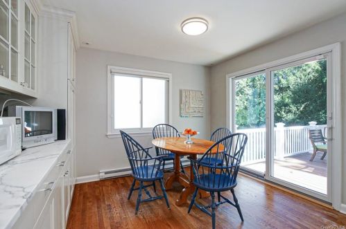 55 Fayette Rd, Scarsdale NY  10583-7156 exterior