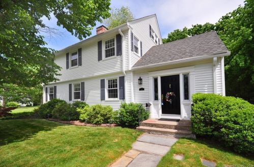 30 Laurel Ave, Windsor, CT 06095-3601