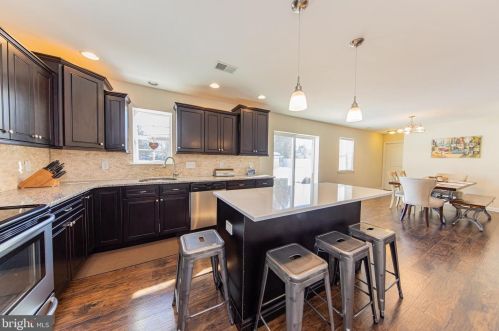 103 Dolington Rd, Yardley PA 19067-2621 exterior