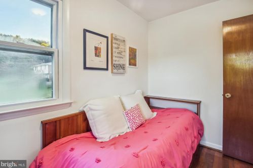 13100 Furnace Mountain Rd, Lovettsville VA  20180-2418 exterior