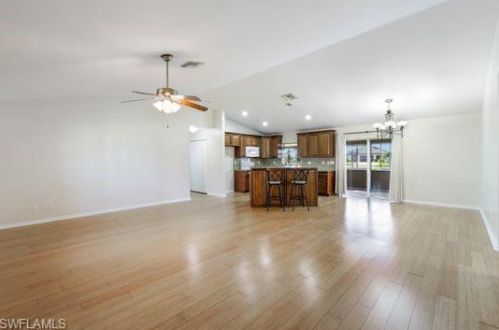 2738 4th Ter, Cape Coral FL  33991-1189 exterior