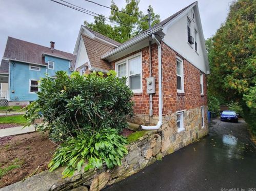 36 Pratt St, Norwich CT  06360-3733 exterior