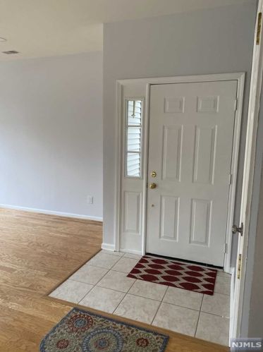 432 Cambridge Dr, Kinnelon, NJ 07405-3242