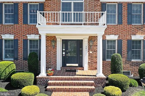 301 Aspen Ct, Hanover, PA 17331-5218