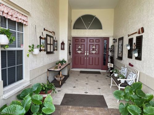 929 Belville Blvd, Naples, FL 34104-7884