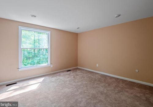 2268 Cocquina Dr, Herndon VA  20191-1140 exterior