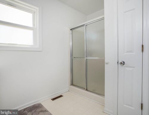 1 Glacier Ct, Bear DE  19701-1779 exterior