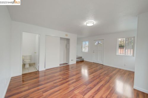 1136 92 Ave, Oakland CA 94603-1358 exterior