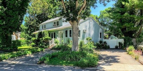 318 Eastwood Blvd, South Setauket, NY 11720-2545
