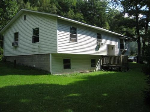 243 Cemetery Rd, Middlebury, PA 16935-9501