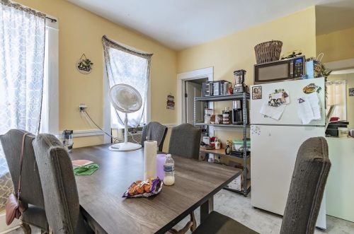 1922 Rogers St, Milwaukee, WI 53204-3756