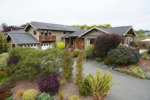 2221 Ravenwood Pl, Mckinleyville, CA 95519-4815