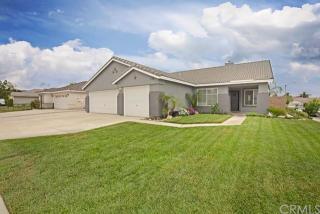 14749 Maine St, Fontana, CA 92336-0844
