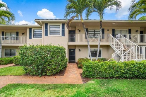 40 Stratford Ln, Boynton Beach, FL 33436-6315