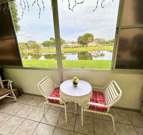 3 Berkshire A, West Palm Beach FL  33417-2151 exterior