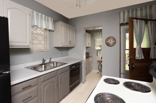 1127 Berkshire Ave, Pittsburgh PA  15226-2220 exterior