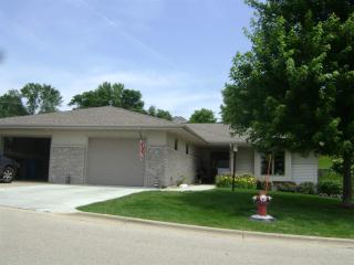 412 New Age Cir, Madison, WI 53593-2233