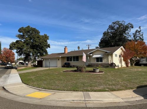 7332 Brocade Dr, Citrus Heights CA  95621-3775 exterior