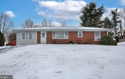 6171 Chambers Hill Rd, Harrisburg, PA 17111-3313