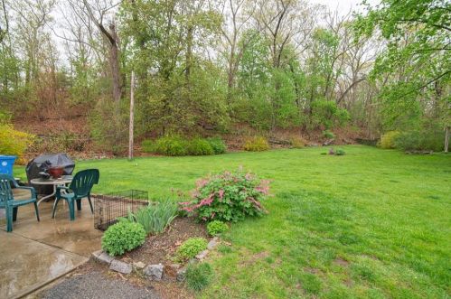 52 Scott Rd, Cumberland RI  02864-2812 exterior