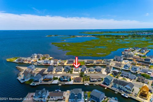 258 Teakwood Dr, Berkeley Township NJ  08721-3122 exterior