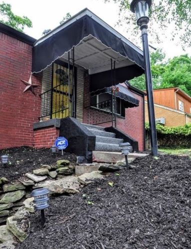 6033 Poketa Rd, Verona PA  15147-3205 exterior