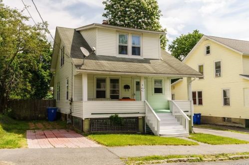 9 Winchester Ave, Middletown, NY 10940-5914